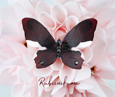 Rubiinikuma Butterfly Brooch