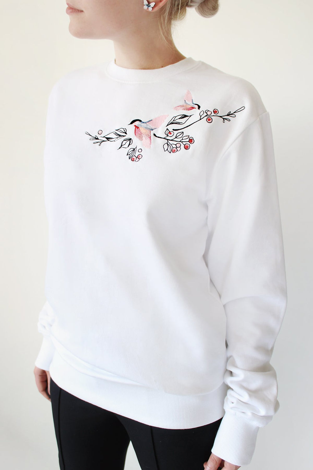 “Dancing birds” džemperis -KUMA Design Store