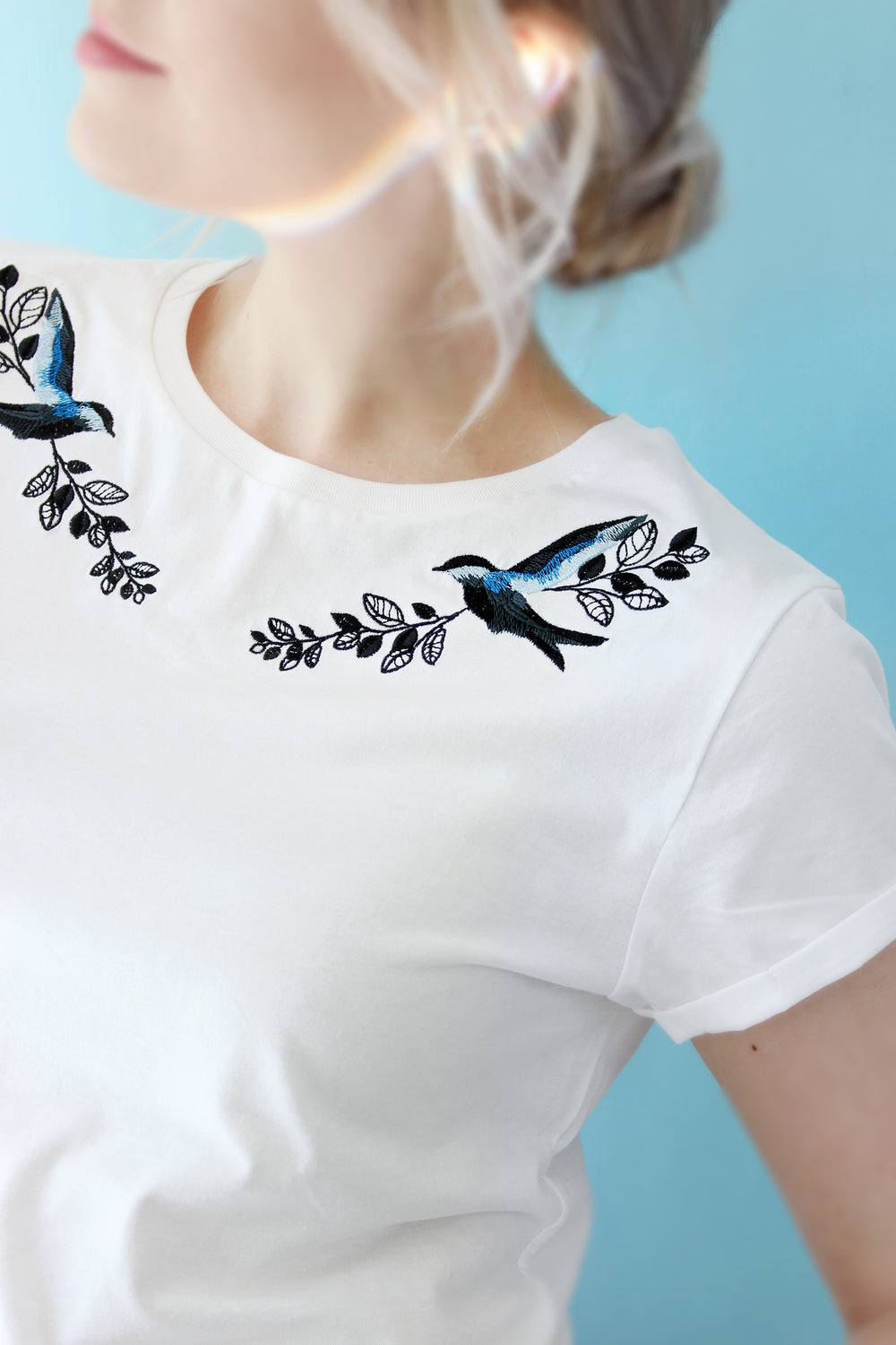 Singing birds embroidered t-shirt - KUMA Design Store