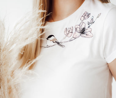 "Birdie" embroidered t-shirt (white)