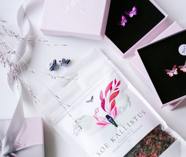 KUMA Butterfly Earrings x KUMA organic tea Gift Set