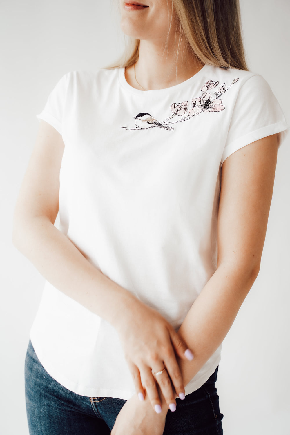 "Birdie" embroidered t-shirt (white)