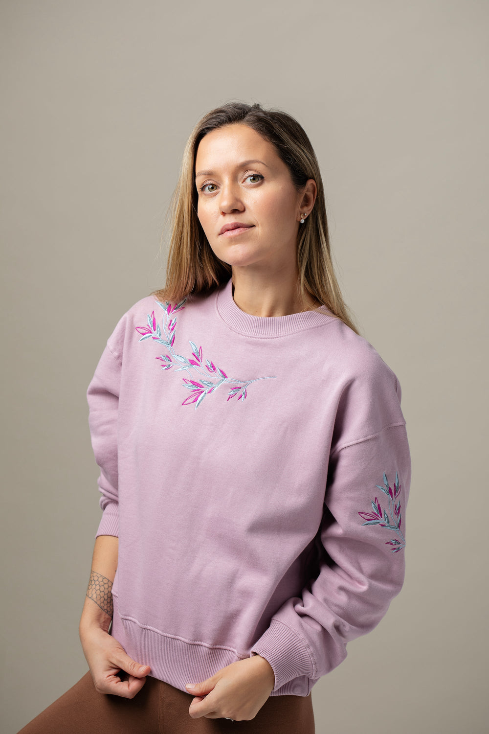 "Silver willow" embroidered sweatshirt